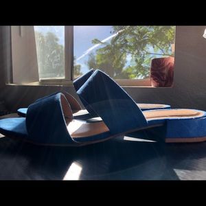 Blue small heel shoes